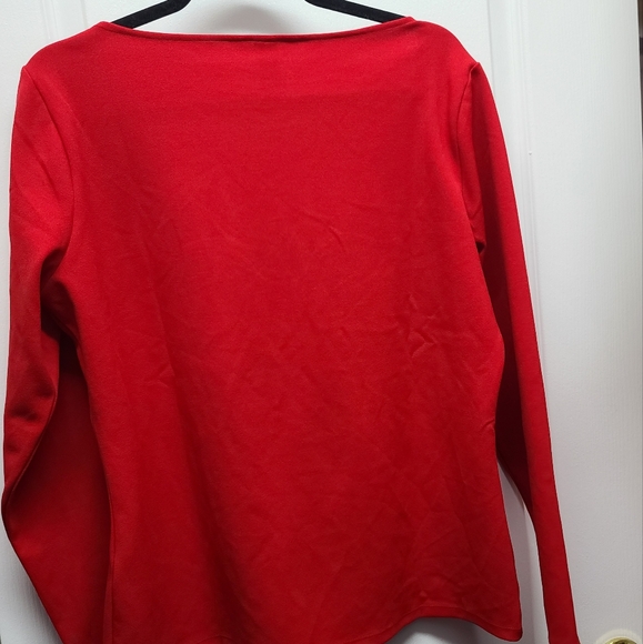 Red long sleeve sweetheart neckline shirt - Picture 2 of 3